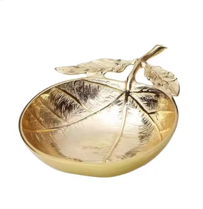 Cuencos de servicio de metal de lujo con acabado dorado Premium, utensilios de cocina tallados para mezclar hornear o cocinar alimentos, Material seguro - Product Image 3