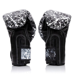 Gants de boxe Fairtex de qualité supérieure, personnalisés, entièrement imprimés, noir et blanc, en cuir de vache véritable, gants d'entraînement de Muay Thai - Product Image 4