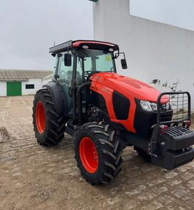 En stock : Tracteur utilitaire compact puissant Kubota L3902. - Product Image 1
