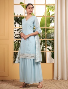 Costume indien à la mode pour femmes Kurta magnifiquement brodé avec Palazzo et Dupatta idéal pour les mariages, les célébrations et le quotidien - Product Image 3