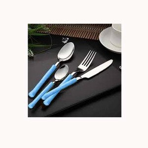 Elegante juego de cubiertos de acero inoxidable pulido con espejo plateado con mango de resina azul cielo, vajilla para niños - Product Image 1