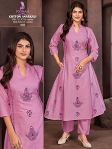 Presentamos un nuevo trabajo hecho a mano de algodón puro con Kurti estampado con pantalón Diseño de uso regular Nueva variedad para ropa india y pakistaní - Product Image 5
