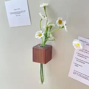 Vase en bois avec tube en verre pour bureau, étagère de maison, présentoir de fleurs, plante d'intérieur - Product Image 5