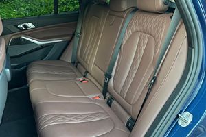 BMW X5 M50i 2022 con Sonido de Motor Potente, Bajo Kilometraje, Configuración Eléctrica Automática, Listo para Enviar - Product Image 3