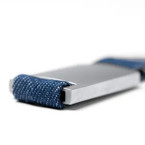 Portachiavi in Denim Personalizzato e Moschettone, Gadget Personalizzabili per Uso Promozionale - Product Image 2