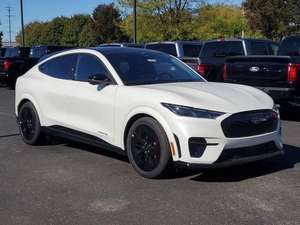 Nuevo para Mustang Mach-E GT 2025, Automático, Volante a la Izquierda, R16, Exterior Oscuro, Techo Metálico, Cámara en Venta - Product Image 6