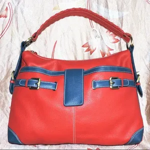शुद्ध चमड़े के महिलाओं के हैंडबैग हाथ से बने महिलाओं के बैग लाल रंग