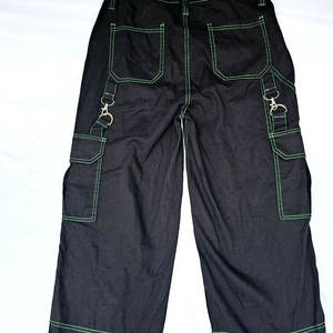 Pantalones de Mujer NEGRO con Costuras VERDE NEÓN, Estilo Cargo Gótico con Herrajes Metálicos, 2026 - Product Image 5