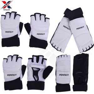Gants MMA unisexes pour adultes de qualité exportée Gants demi-doigt en cuir microfibre UFC & Gants de boxe légers à faible taux pour une utilisation en extérieur - Product Image 4