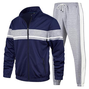 Chándal con cremallera para hombre con logotipo personalizado, conjunto ajustado para correr con opciones de personalización que incluyen estampado y bordado - Product Image 1