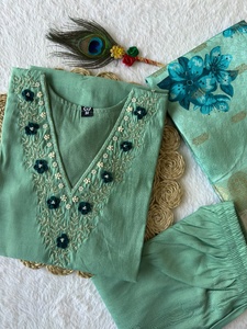 Seda romana Premium con pantalón Kurti hecho a mano y fabricante Dupatta de Surat a la tarifa más baja - Product Image 3