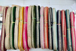 Rubans et lacets brodés à la machine sur mesure dans divers designs et couleurs pour robes de mariée dans la conception de travail coupée - Product Image 4