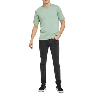 เสื้อยืดผู้ชาย OEM แฟชั่นใหม่ ผ้าฝ้าย 100% สีพื้น พิมพ์ลายดิจิตอล DTF/DTG แบบกำหนดเอง แห้งเร็ว สไตล์สตรีทแวร์ แขนสั้น ผลิตจากโรงงาน - Product Image 5