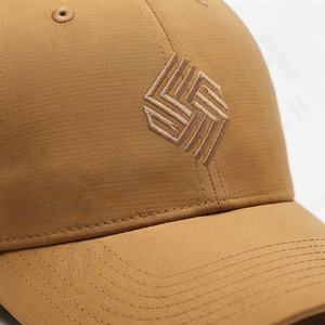 Casquette de sport de golf en polyester imperméable à 5 panneaux avec logo personnalisé, trous perforés au laser, casquette de baseball respirante, taille réglable - Product Image 4