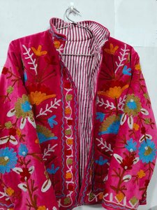 เสื้อแจ็คเก็ตผ้าซูซานีปักลายสั่งทำพิเศษ บุด้วยผ้าฝ้าย งานฝีมือประณีต กันน้ำและกันลม หลากสี - Product Image 3