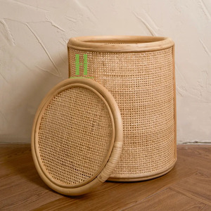 Nueva mesa auxiliar de taburete de ratán hecha a mano ecológica tradicional con cesta de almacenamiento de muebles de sala de estar de Vietnam - Product Image 2
