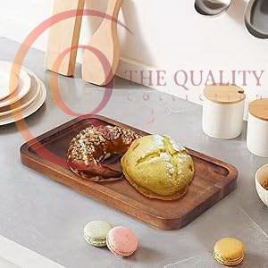 Plateau de service en bois massif avec un artisanat élégant, parfait pour une expérience de service de luxe - Product Image 5