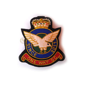 Meilleure vente personnalisé Lion Logo broderie Badges conception 3D perles de haute qualité fil de nickel matériel prix raisonnable - Product Image 3