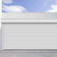 Porte de garage à enroulement isolée moderne avec double paroi en alliage d'aluminium, valeur R 3.2, surface finie, pour usage en parc et en villa