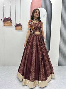 Vestido Lehenga Choli de algodón ligero de moda de la mejor calidad con borde detallado para celebraciones y funciones a precio de exportación - Product Image 3