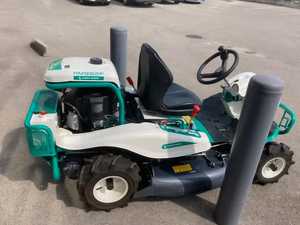 Tondeuse autoportée 4x4 Rabbit RM982F 2025, équipement de jardin robuste, vente chaude, directement de l'usine, prix abordable - Product Image 4