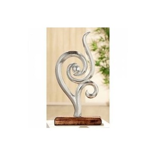 Nouvelle sculpture abstraite en spirale, réalisée à la main en aluminium avec une forme artistique incurvée et lisse, montée sur une base en bois massif, moderne - Product Image 1