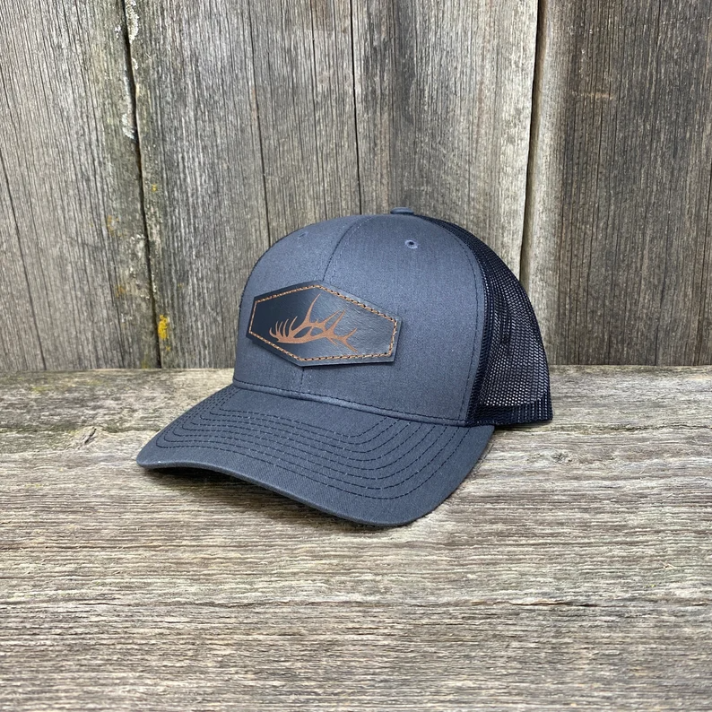 สีเทาเข้ม