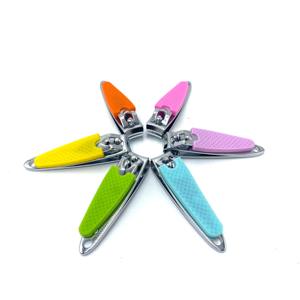 Vente en gros directe de coupe-ongles colorés en acier au carbone et en gel de silice, coupe-ongles portables en provenance du Pakistan - Product Image 2