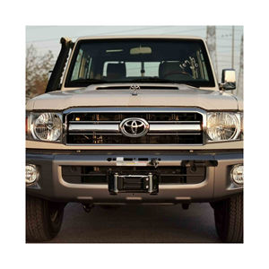 Se vende cabina doble Toyotaa LandCruiser con interior espacioso y asientos para cinco pasajeros - Product Image 3