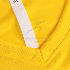 Tenue de basketball unisexe personnalisable Pro League à manches courtes, respirante et à séchage rapide pour les saisons estivales - Product Image 6