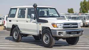 <span class=keywords><strong>Toyota</strong></span> <span class=keywords><strong>Land</strong></span> <span class=keywords><strong>Cruiser</strong></span> HardTop 4.5L <span class=keywords><strong>Diesel</strong></span> Manuelle <span class=keywords><strong>V8</strong></span> d'<span class=keywords><strong>occasion</strong></span> en excellent état avec faible kilométrage (2023) - Product Image 6