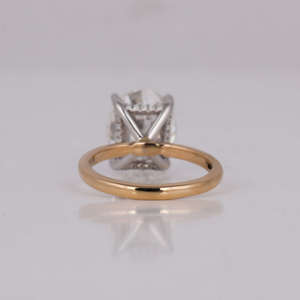 Lujoso anillo de bodas de eternidad completa de diamante cultivado en laboratorio de corte ovalado chapado en oro de 14 quilates, regalo de boda de lujo clásico para mujer - Product Image 5