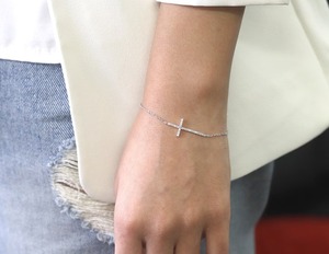 Hermosa pulsera cruzada de diamantes cultivados en laboratorio, pulsera diaria, pulsera Simple, excelente corte, joyería personalizada, el mejor regalo para ella - Product Image 1