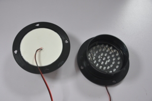 وحدة إضاءة تحذير مرورية صغيرة LED بحجم 84 مم و100 مم و125 مم، تعمل بجهد 12 فولت و24 فولت، مع ضوء وامض كهرماني ولوحة سهمية - Product Image 3