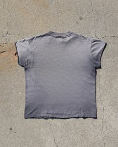 T-shirt vintage en coton délavé et vieilli, coupe courte et ample, de haute qualité, pour homme, avec logo personnalisé, fabriqué par un fabricant de vêtements pour homme. - Product Image 3