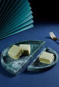 Plateau de service en marbre vert fait à la main plateau semi-circulaire décor à la maison assiette en pierre-planche à charcuterie artisanale indienne et plateau à fruits - Product Image 6