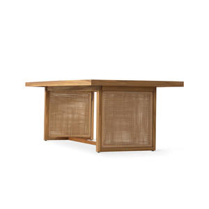 Mesa de Comedor Grande y Sencilla Gelia Hecha de Madera de Teca Sólida y Ratán Tejido con Acabado Natural para Uso en Interiores y Exteriores - Product Image 1