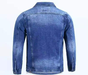 Veste en jean bleu pour homme, style vintage classique, motif uni, vêtement décontracté, boutons sur le devant, poches poitrine. - Product Image 5