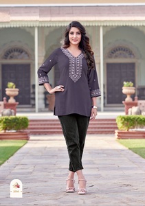 Heavy Rayon Cotton Thread work Kurtis set para venta en línea - Product Image 5
