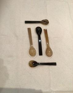 Cuillère ethnique en corne de buffle naturelle faite à la main Décoration intérieure unique de l'Inde Cuillère artisanale unique en son genre - Product Image 4