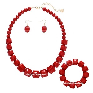 Collier de perles en résine rouge de forme géométrique Boucles d'oreilles Bracelet Acrylique Collier de perles africaines pour femmes - Product Image 2
