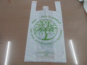 Bolsas de Compra de Camiseta de Origen Vietnamita, Material Reciclado, con Fuelle Lateral, Asa de Chaleco, Embalaje Duradero - Product Image 3