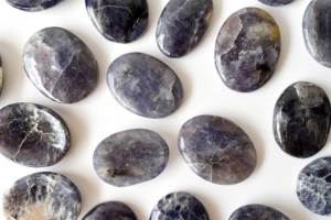 Superb Quality European Feature Blue Color Oval Agate Gemstone Iolite Worry Stones for Decorations Gifts - Product Image 3