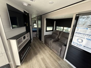 Nuevo Jayco Jay F-e-a-t-h-e-r 24FK 2026 - Product Image 6