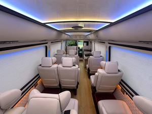 Minibús VIP de Lujo 2025 - Negro - Gris Metálico, Motor Diésel/Gasolina, Volante a la Izquierda, Transmisión Automática, Emisión Euro V, Listo para Exportación - Product Image 3