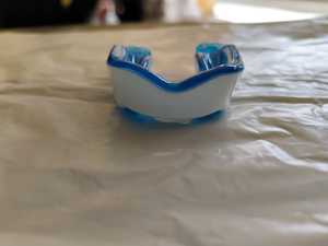 Protège-dents de style dentaire, nouveau modèle, logo personnalisé, pour adultes, vente en gros de boxe avec impression personnalisée, fabriqué par une usine OEM - Product Image 4