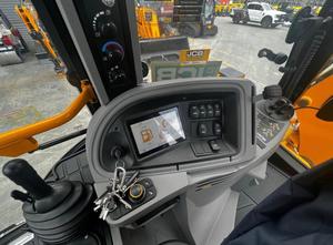 LIVRAISON GRATUITE Chargeuse-pelleteuse sur pneus JCB 4CX homologuée EPA CE avec vérin hydraulique Eaton, moteur principal, pompe, boîte de vitesses et PLC - Product Image 6