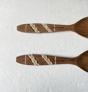 Serveur à salade en bois d'acacia de style unique meilleure qualité outil à salade cuillère fourchette couverts en bois prix de gros ustensiles de cuisine - Product Image 4