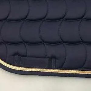 Tapis de selle en velours de coton de qualité supérieure pour dressage équestre, avec broderie métallique et dessous en maille respirante - Product Image 6