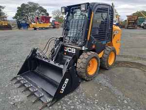 Used JCB 1CX 155 <b>Model</b> Skid Steer & Backhoe Loader with Caterpillar <b>Engine</b> 9 Ton Rated Load Front & Back Loaders - Product Image 2